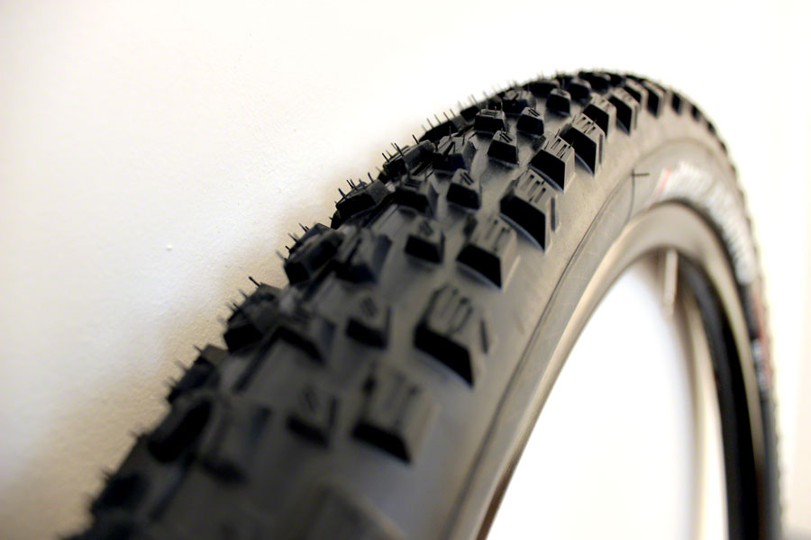 Vittoria Agarro Tire - 29 x 2.6 Tubeless Folding Black/Anthracite TNT G2.0